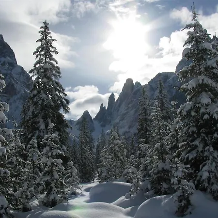 Dolomitenhof & Alte Post 4*