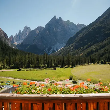 Dolomitenhof & Alte Post 4*