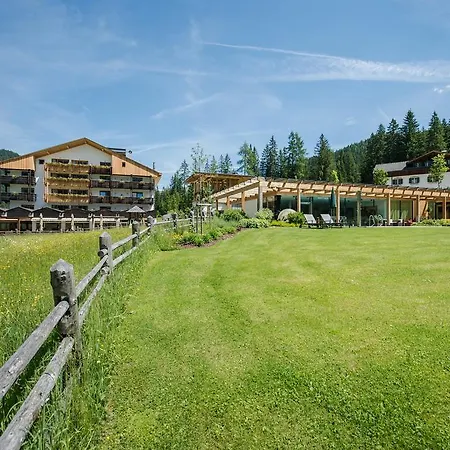 Dolomitenhof & Alte Post 4*