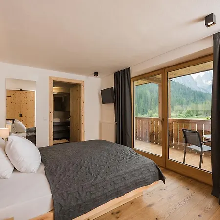 Dolomitenhof & Alte Post 4*