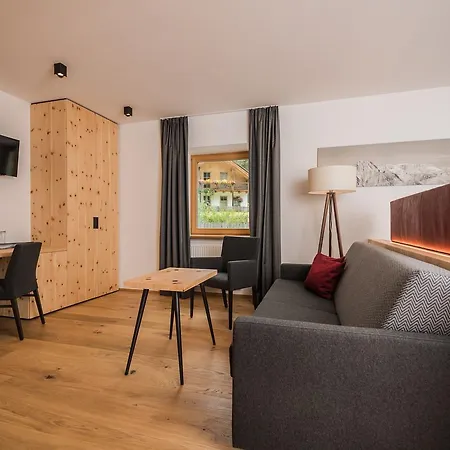 Hotel Dolomitenhof & Alte Post 4*